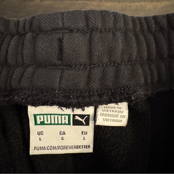 Puma Men’s Graphic Shorts - Size Large Black, Streetwear, Casual, Trendy, Unique - Picture 3 of 5